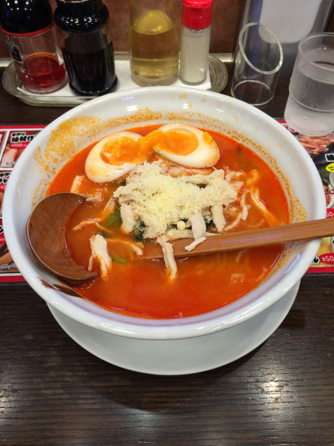 藤岡市にあるラーメン翔で太陽SAN SAN トマトラーメン