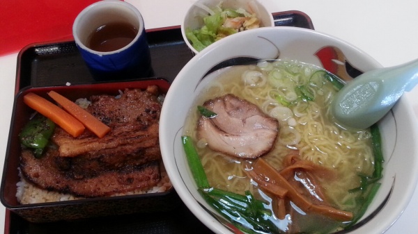 もりもり亭(群馬県藤岡市)豚肉のみそ漬け炙り焼重+塩ラーメン