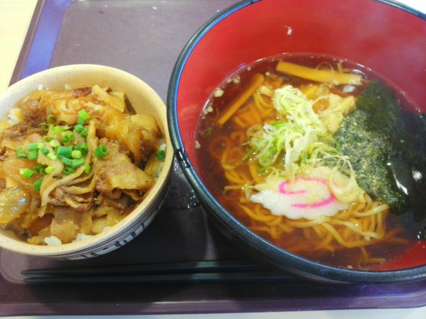 ラーメンセットと峠の釜飯セット♪（横川ＳＡ）