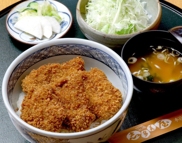 桐生のソースカツ丼元祖のお店。志多美屋本店