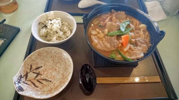 鍋焼き肉うどん（上毛森林カントリー倶楽部）